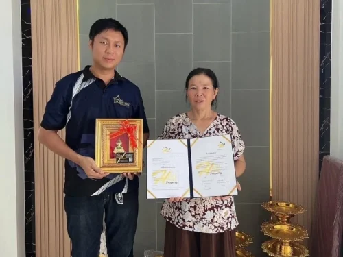 รวมผลงานส่งมอบ ถ่ายภาพกับลูกค้า (2)